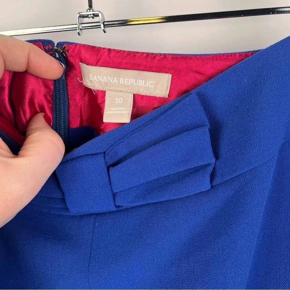 2/$30 Banana Republic Elegant Blue Women's Skirt with front bow